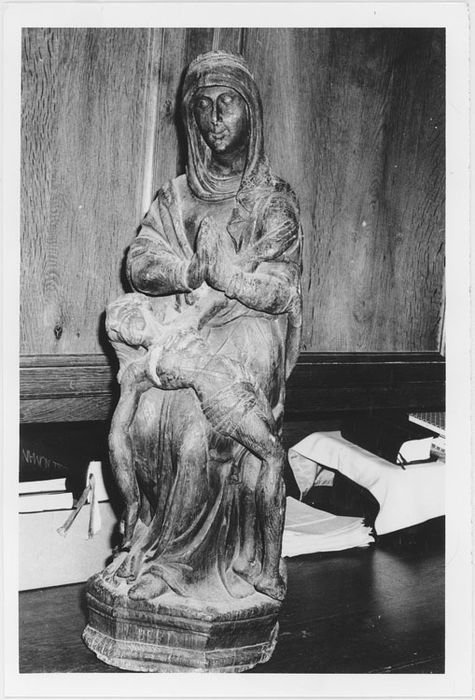 groupe sculpté : Vierge de Pitié
