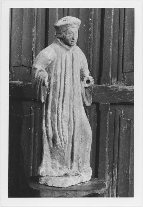 statuette : Saint au bonnet carré (saint Yves ?) - © Ministère de la Culture (France), Médiathèque du patrimoine et de la photographie, diffusion RMN-GP