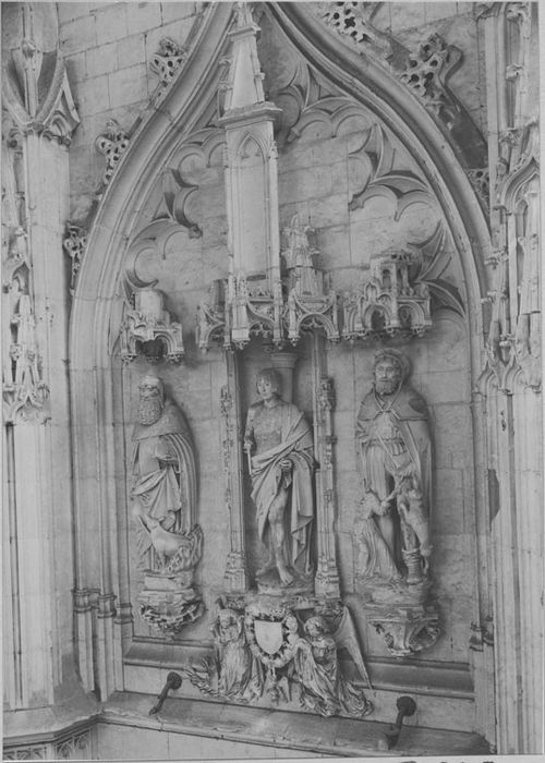 statues : Saint Antoine, Saint Sébastien, Saint Roch