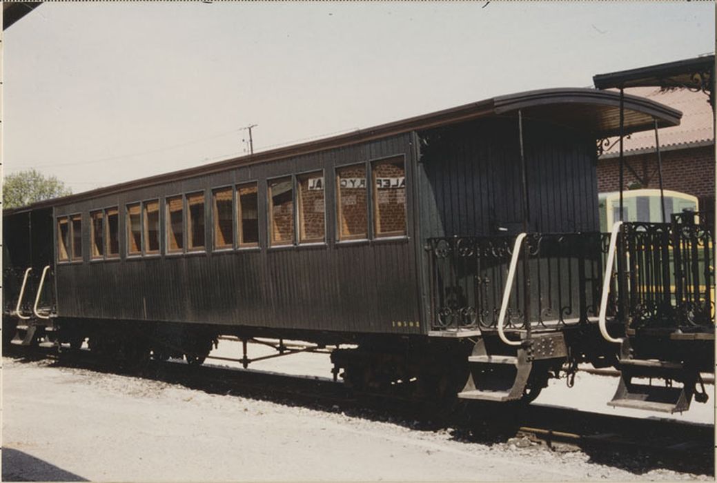 voiture à voyageurs type Bains de mer, à bogies, à voie métrique, BC 10508 - © Ministère de la Culture (France), Médiathèque du patrimoine et de la photographie, diffusion RMN-GP