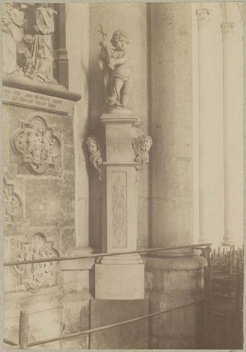 socle orné de tête d'ange - © Ministère de la Culture (France), Médiathèque du patrimoine et de la photographie, diffusion GrandPalaisRmn Photo