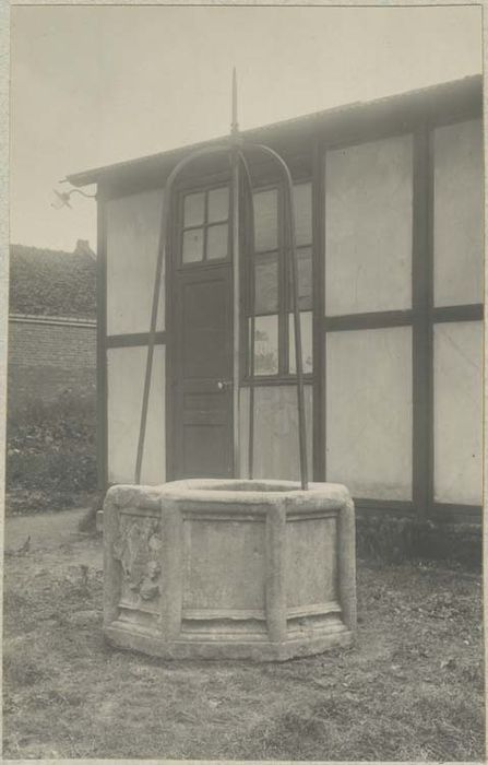 margelle de puits - © Ministère de la Culture (France), Médiathèque du patrimoine et de la photographie, diffusion GrandPalaisRmn Photo