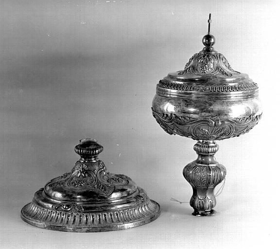 Ciboire en argent en deux morceaux - © Ministère de la Culture (France), Médiathèque du patrimoine et de la photographie, diffusion GrandPalaisRmn Photo