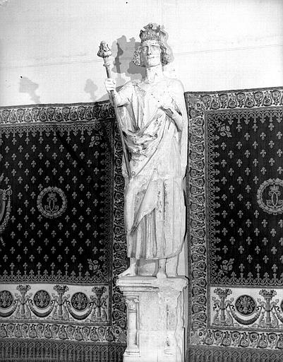 Statue de Roi dite Philippe-Auguste provenant du transept nord, 1e pinacle à l'est de la rose