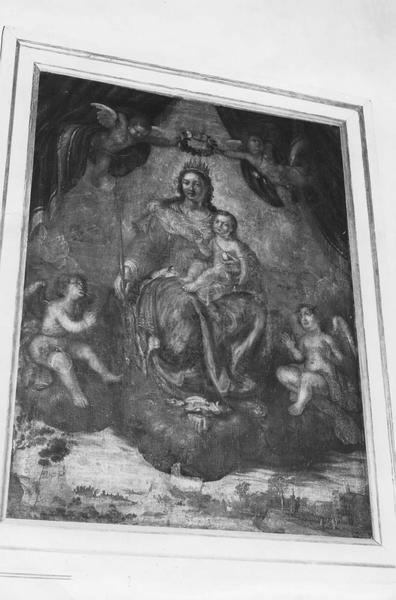 tableau : Vierge à l'Enfant couronnée par des anges au-dessus d'un paysage - © Ministère de la Culture (France), Médiathèque du patrimoine et de la photographie, diffusion RMN-GP