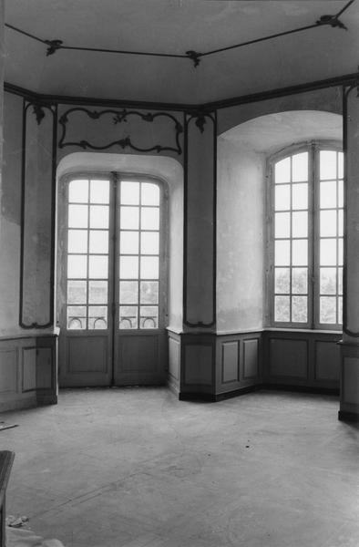 lambris de revêtement, boiseries du salon dit de Bernis - © Ministère de la Culture (France), Médiathèque du patrimoine et de la photographie, diffusion RMN-GP