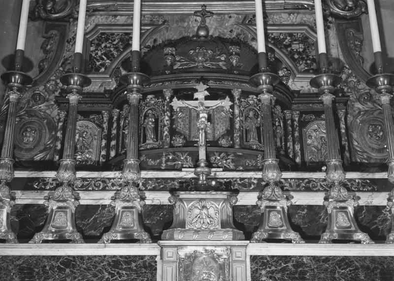 tabernacle et garniture d'autel