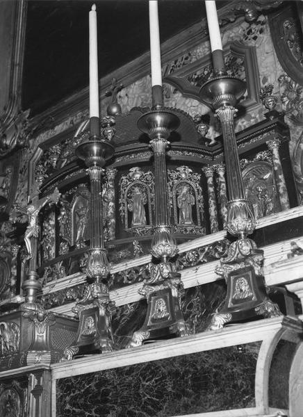 tabernacle et garniture d'autel