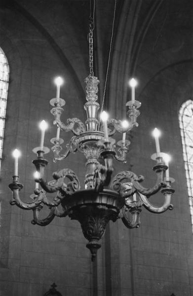 lustre à deux étages de lumière - © Ministère de la Culture (France), Médiathèque du patrimoine et de la photographie, diffusion RMN-GP