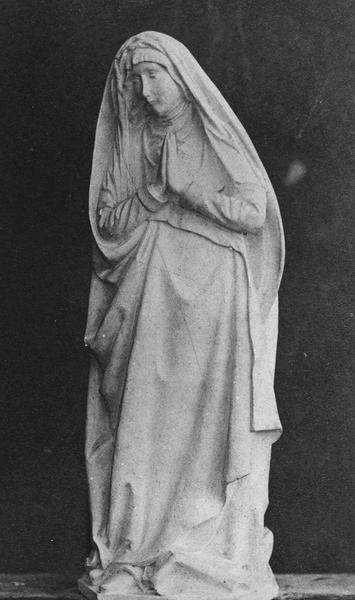 groupe sculpté : Mise au tombeau, détail d'une sainte femme ou la Vierge (réduction au quart)