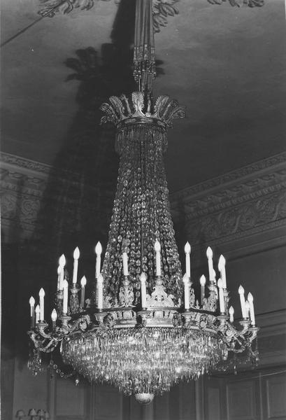 lustre - © Ministère de la Culture (France), Médiathèque du patrimoine et de la photographie (objets mobiliers), tous droits réservés