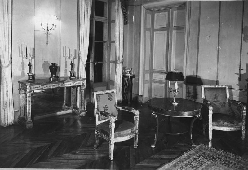 mobilier de salon - © Ministère de la Culture (France), Médiathèque du patrimoine et de la photographie (objets mobiliers), tous droits réservés
