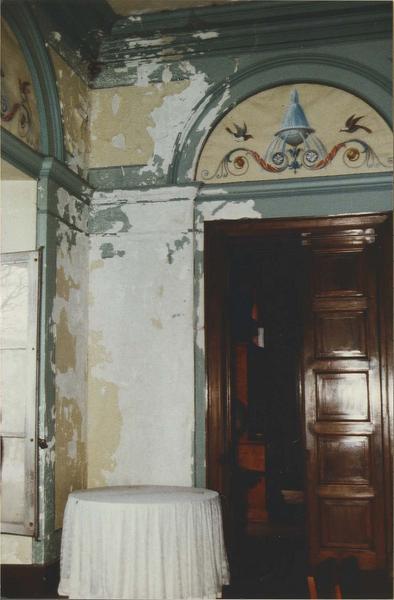 papiers peints de la salle à manger, impostes des fenêtres et des portes - © Ministère de la Culture (France), Médiathèque du patrimoine et de la photographie (objets mobiliers), tous droits réservés