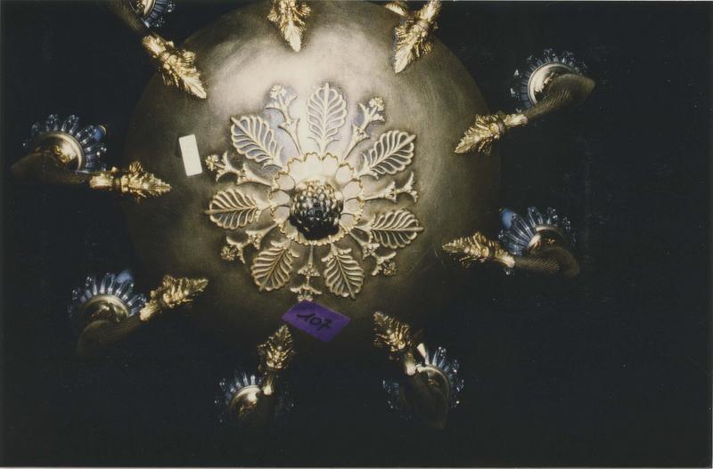 lustre en bronze ciselé à neuf feux, détail - © Ministère de la Culture (France), Médiathèque du patrimoine et de la photographie (objets mobiliers), tous droits réservés