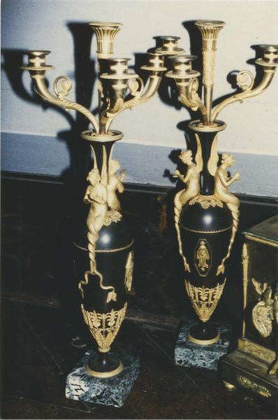 paire de flambeaux à sirènes - © Ministère de la Culture (France), Médiathèque du patrimoine et de la photographie (objets mobiliers), tous droits réservés