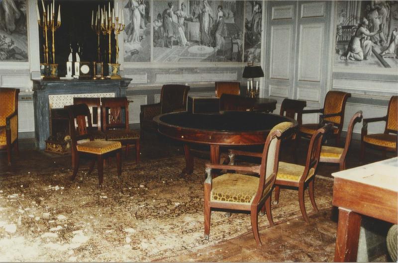 table à jeu dite 'à la bouillote' - © Ministère de la Culture (France), Médiathèque du patrimoine et de la photographie (objets mobiliers), tous droits réservés