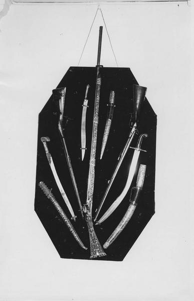 fusil dit d'Abdel Kader et armes - © Ministère de la Culture (France), Médiathèque du patrimoine et de la photographie (objets mobiliers), tous droits réservés