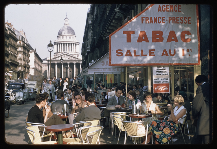 Rue Soufflot, Paris, 1955 ; [Terrasse de café ; Panthéon]