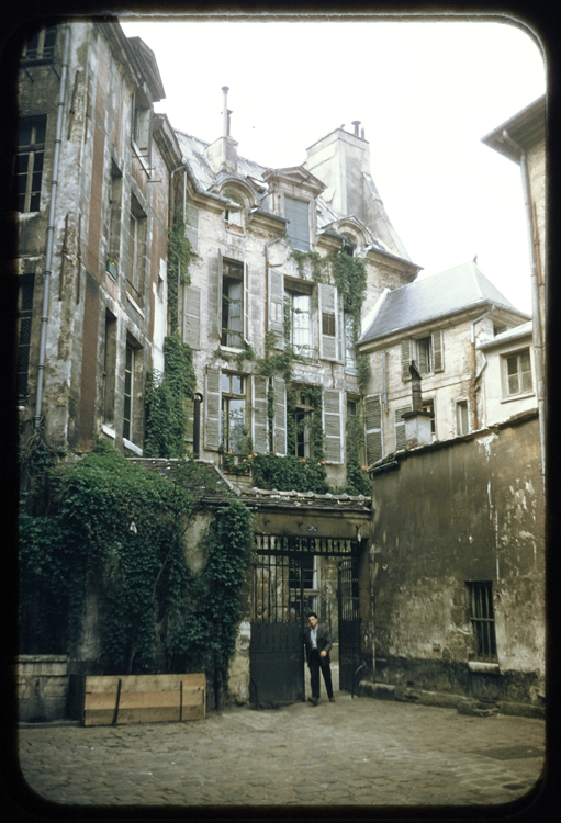 La cour de Rohan, Paris, 1956