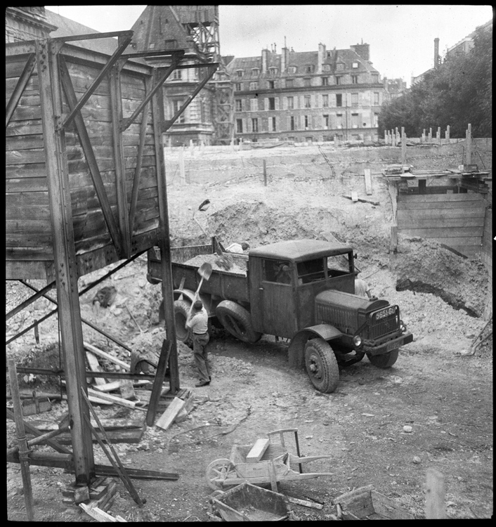 Les traces de la Libération, Jardins du Luxembourg, Paris, 1945 ; [Chantier]