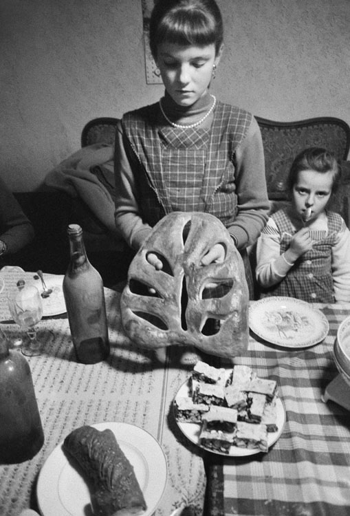 La fougasse et les desserts traditionnels de Noël, Gordes (Vaucluse), 1958