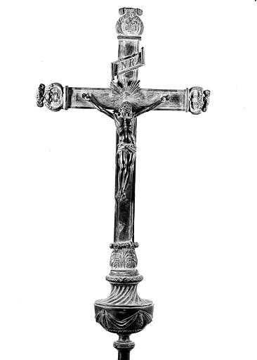 Croix processionnelle en argent