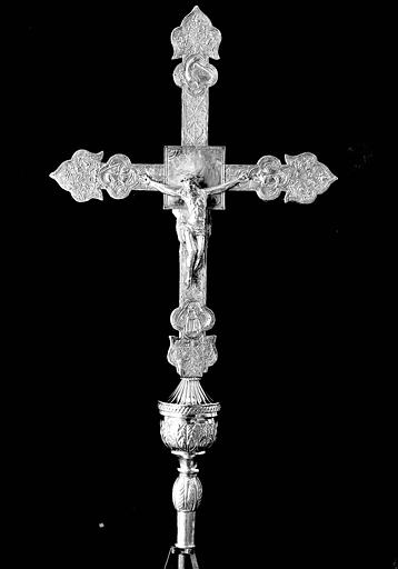 Croix processionnelle en argent sur âme de bois (avers)