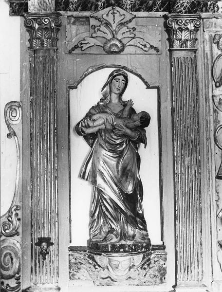 statue : la Vierge à l'Enfant