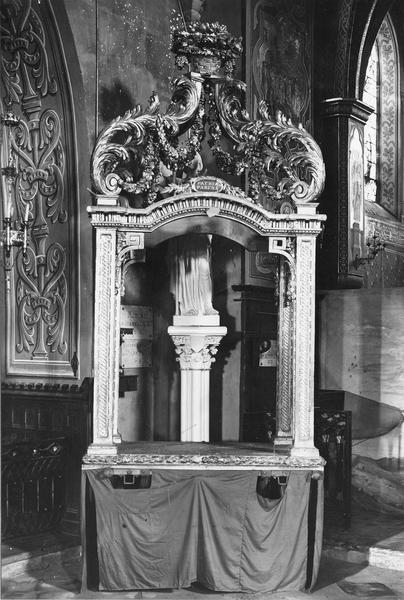 exposition (pavillon pour la procession des reliques) de saint Alpinien