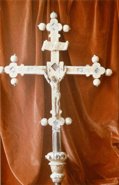 croix de procession : Christ en croix