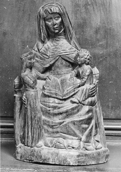 groupe sculpté : la Sainte Anne, la Vierge et l'Enfant