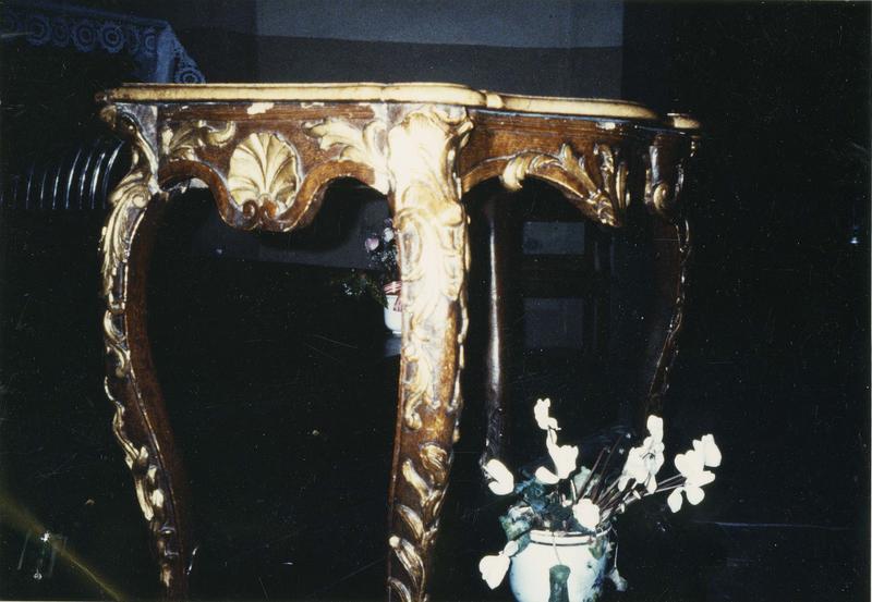 table, style Louis XV - © Ministère de la Culture (France), Médiathèque du patrimoine et de la photographie (objets mobiliers), tous droits réservés