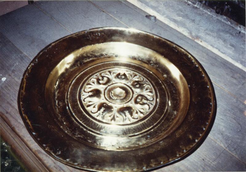 plat de quête, détail du décor - © Ministère de la Culture (France), Médiathèque du patrimoine et de la photographie (objets mobiliers), tous droits réservés