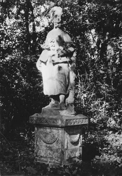 Statue : bergère