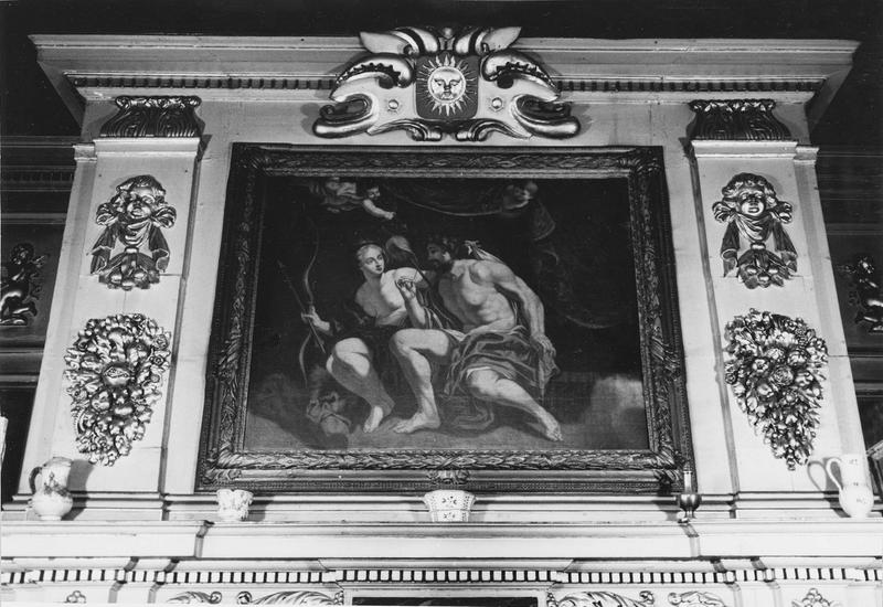 plafond, cheminée (décor intérieur), tableau : deux personnages - © Ministère de la Culture (France), Médiathèque du patrimoine et de la photographie (objets mobiliers), tous droits réservés