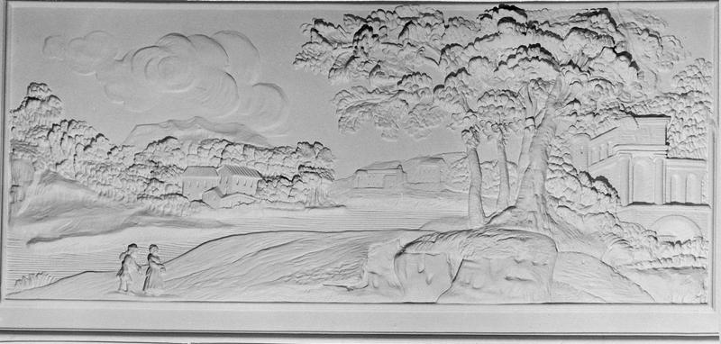 cinq bas-reliefs (décor intérieur), paysage avec deux personnages - © Ministère de la Culture (France), Médiathèque du patrimoine et de la photographie (objets mobiliers), tous droits réservés