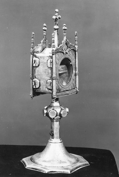 reliquaire-monstrance, vue de côté - © Ministère de la Culture (France), Médiathèque du patrimoine et de la photographie (objets mobiliers), tous droits réservés