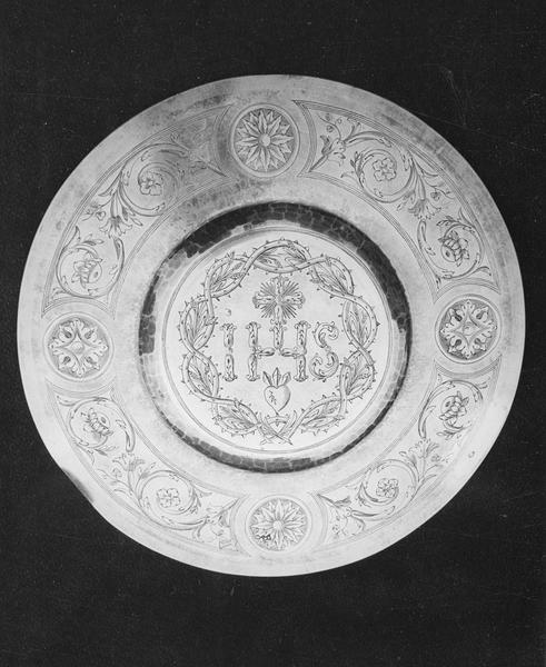 calice, patène, avec l'inscription