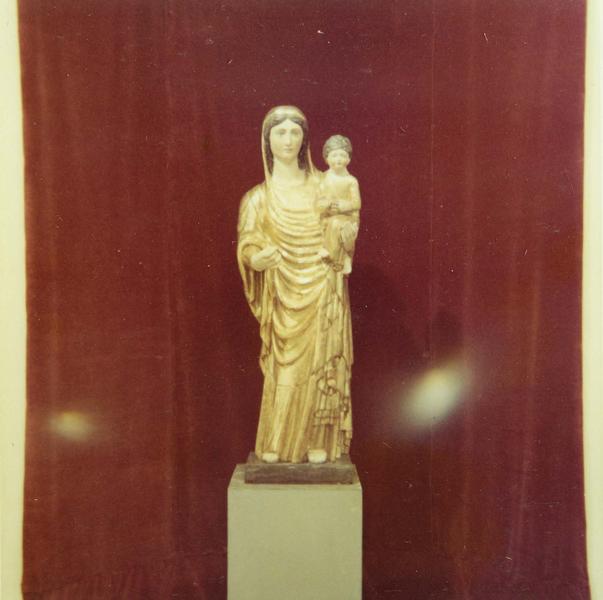 Statue : Vierge à l'Enfant