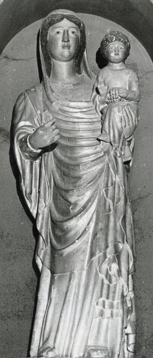 statue : Vierge à l'Enfant