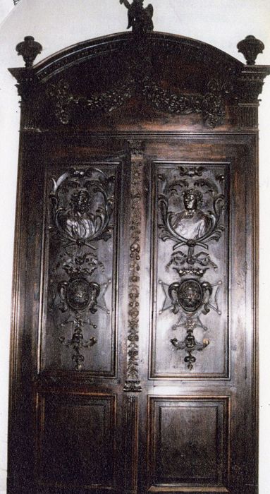 porte à deux vantaux (photocopie numérisée)