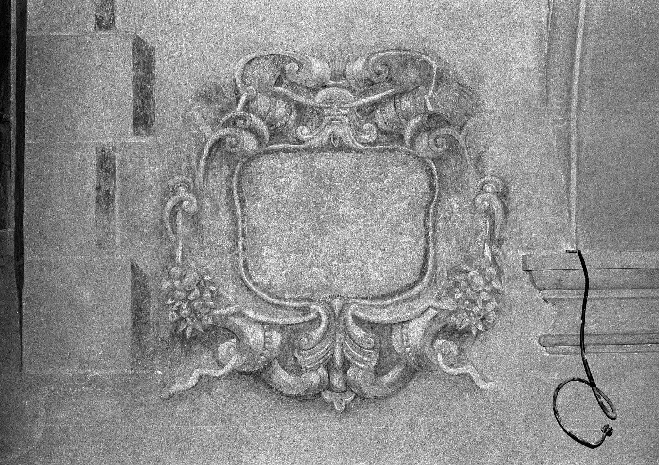 Cartouche du mur ouest, côté gauche