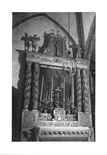 Retable de Saint-Pancrace : retable architecturé surmonté d'une petite niche cantonnée de volutes - © Ministère de la Culture (France), Médiathèque du patrimoine et de la photographie (objets mobiliers), tous droits réservés