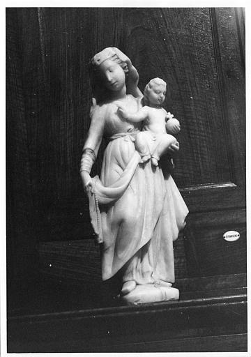 Groupe sculpté (statuette) : 'Vierge à l'Enfant', albâtre sculpté - © Ministère de la Culture (France), Médiathèque du patrimoine et de la photographie (objets mobiliers), tous droits réservés