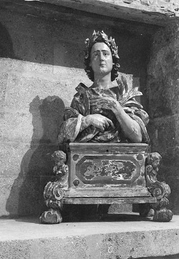 Buste-reliquaire : buste d'une sainte martyre, bois sculpté, peint - © Ministère de la Culture (France), Médiathèque du patrimoine et de la photographie (objets mobiliers), tous droits réservés