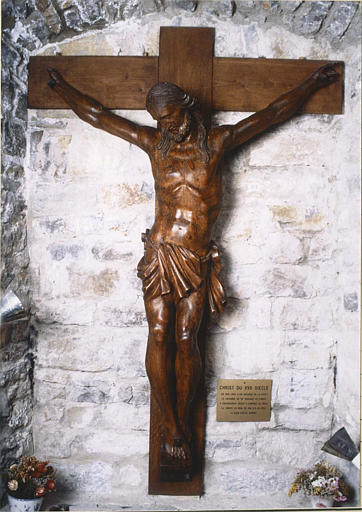 Statue : 'Christ en croix', bois sculpté