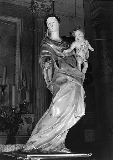 Groupe sculpté : 'Vierge à l'Enfant', bois sculpté, peint - © Ministère de la Culture (France), Médiathèque du patrimoine et de la photographie (objets mobiliers), tous droits réservés