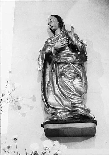Statues (2) : 'L'Annonciation', détail de la Vierge, bois sculpté, peint, doré - © Ministère de la Culture (France), Médiathèque du patrimoine et de la photographie (objets mobiliers), tous droits réservés