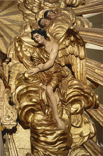 Retable (autel majeur) : détail d'un ange en haut-relief, bois sculpté, peint, doré - © Ministère de la Culture (France), Médiathèque du patrimoine et de la photographie (objets mobiliers), tous droits réservés