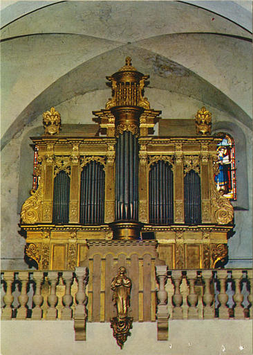 Buffet d'orgue : décor architecturé agrémenté de motifs végétaux, chutes de fruits et vases, bois sculpté, doré - © Ministère de la Culture (France), Médiathèque du patrimoine et de la photographie (objets mobiliers), tous droits réservés